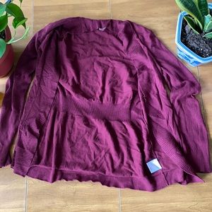 Maroon Cardigan Size: medium 🌟